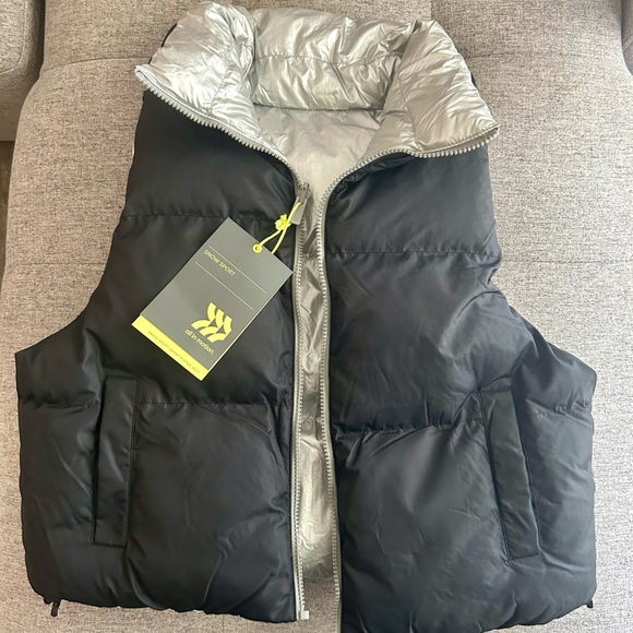Women's Reversible Snowsport Short Puffer Vest - All In Motion™ - Picture 2 of 2